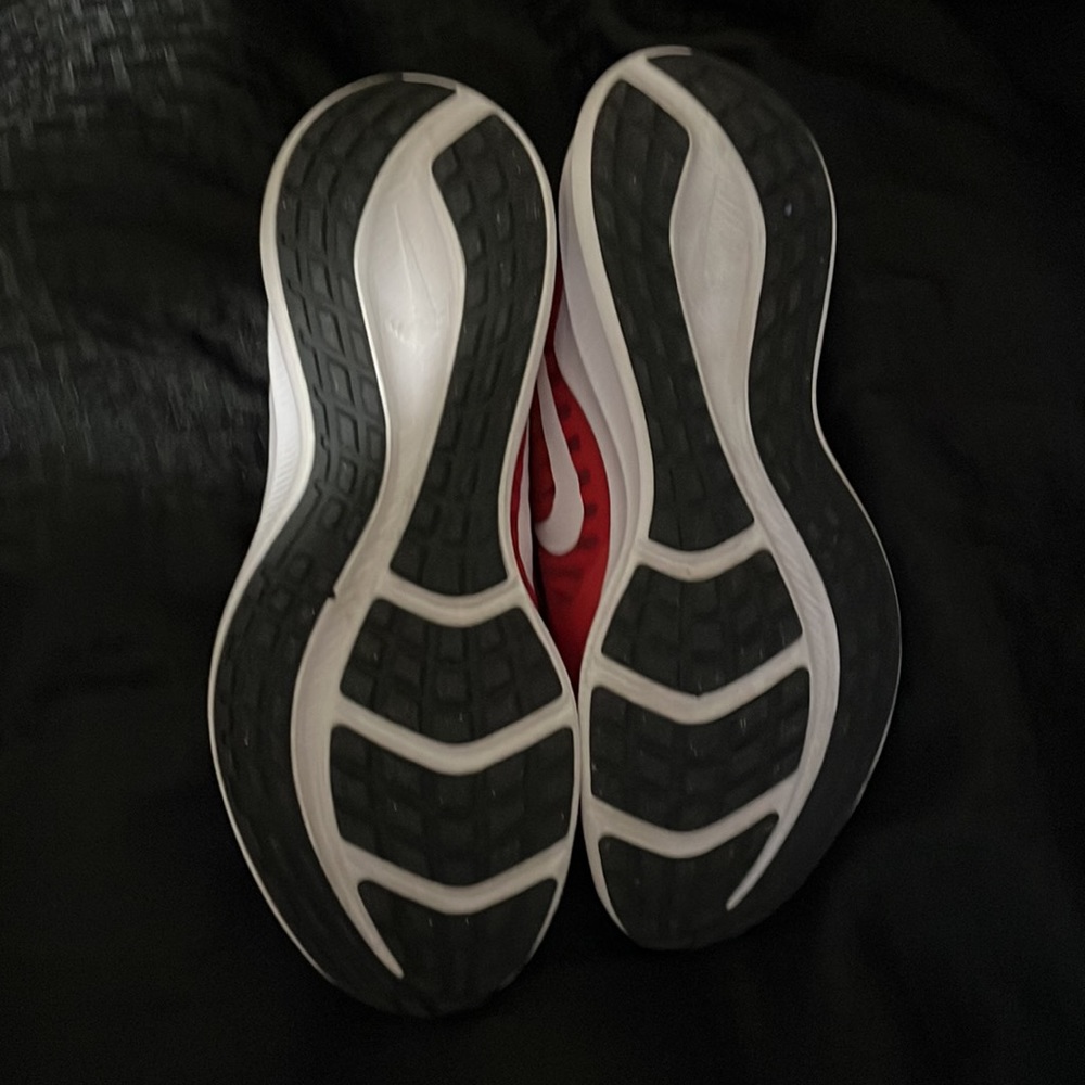 NEW Nike RED Running downshifter 6.5Y NEW BNWOB never worn - Picture 5 of 10